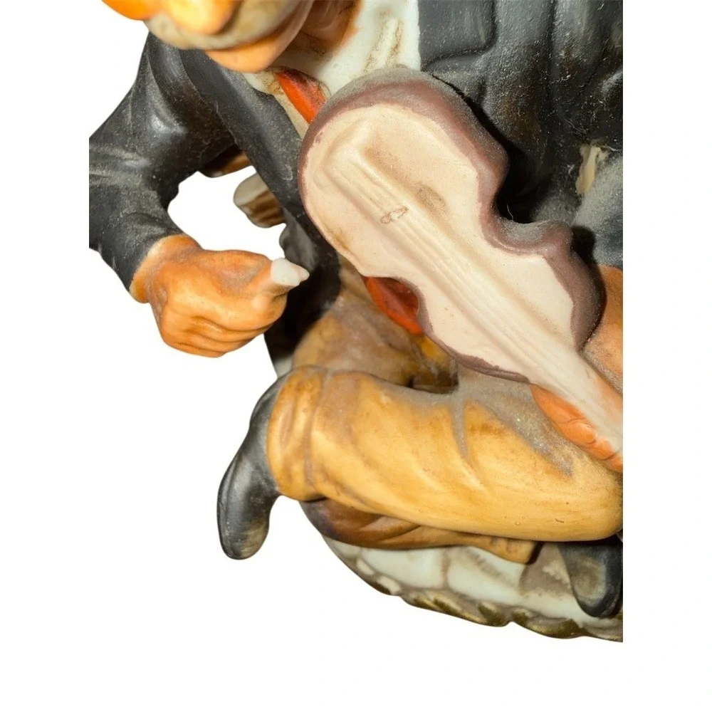 Vintage HOMCO Figurine Man Playing Violin with Dog on Bench 8 in bow‎ is broken